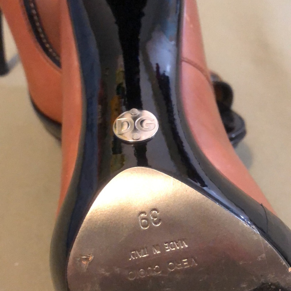 Dolce Gabbana Vero cuoio  Open Toe brown/ black color leather Heels. Size 39- 9” - Picture 8 of 16